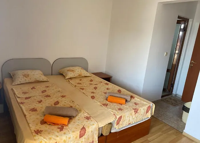 Atanasov 1 Πανσιόν 3*